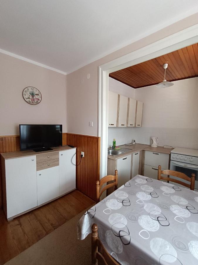 Apartment Hinic Vrhovine Экстерьер фото