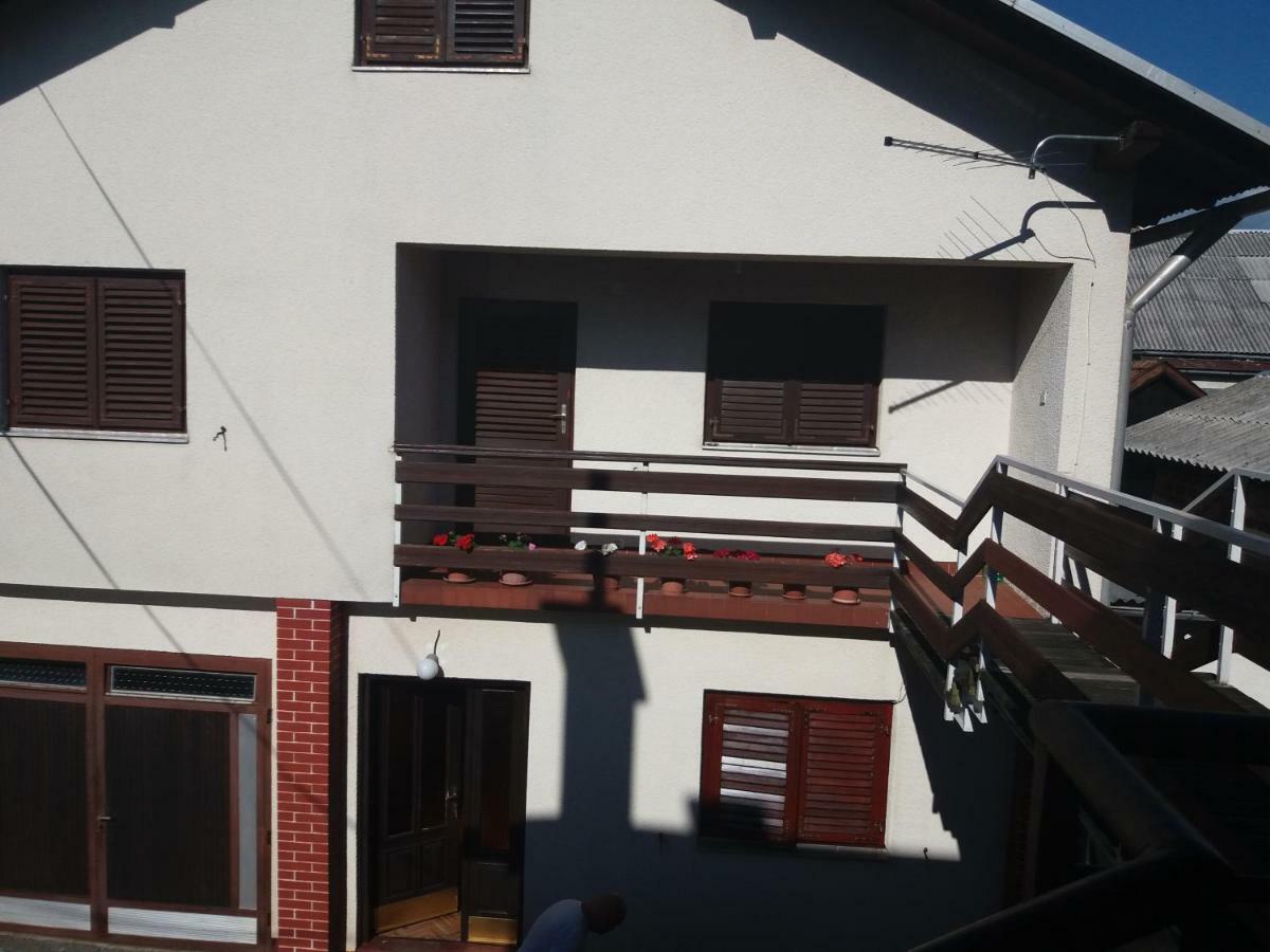 Apartment Hinic Vrhovine Экстерьер фото